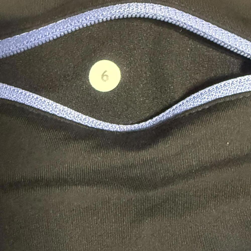 Lululemon Run Time size 6 shorts. “Ace Spot Lullaby Black” - 4" - Picture 3 of 4